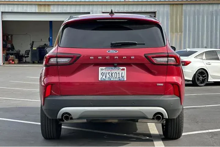 $29077 : Ford Escape Plug-In Hybrid 2 image 4