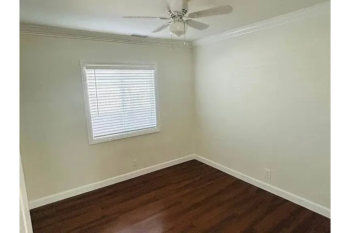 $3350 : Se Renta Casa en Sun Valley ! image 5