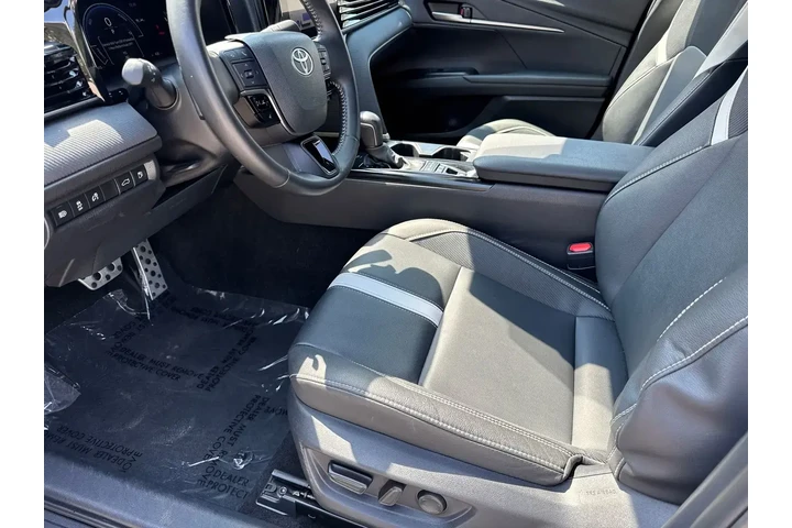 $25820 : Toyota Camry 2025 SE 4dr Sed image 9