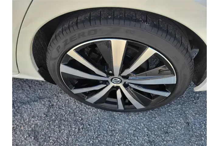 $14991 : Nissan Altima 2020 2.5 SR 4d image 7