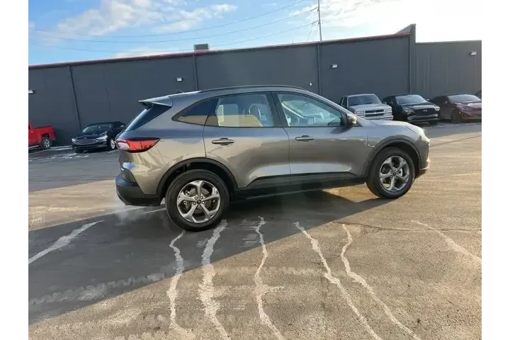 $29980 : Ford Escape 2025 AWD ST-Line image 6