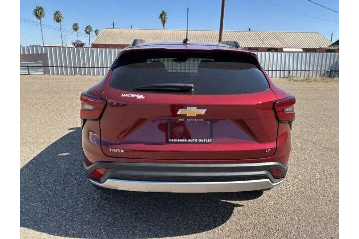 $22375 : 2025 Trax LT image 4