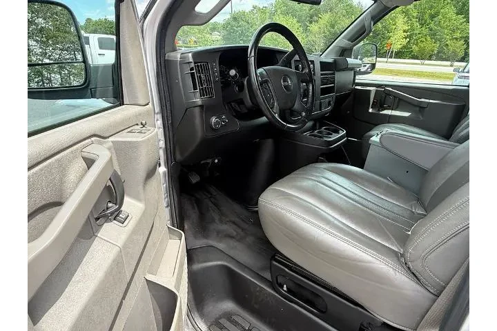 $22875 : GMC Savana 2023 2500 3dr Car image 10