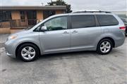 2011 Sienna LE 8-Passenger en Salinas