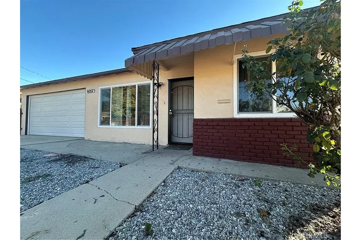 $2000 : CASA⛽️Huntington Park, CA image 1