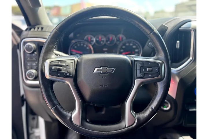 2021 Silverado 1500 RST image 10