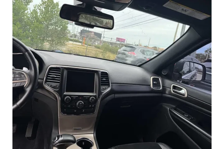 $10997 : 2014 Grand Cherokee Laredo image 5