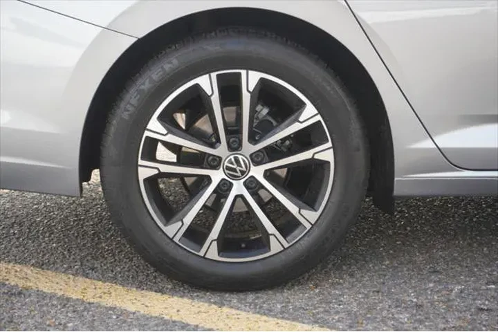 $19722 : Volkswagen Jetta 2024 Sport image 6