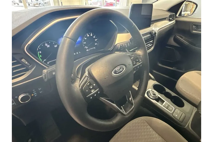 $18643 : Ford Escape Plug-In Hybrid 2 image 9