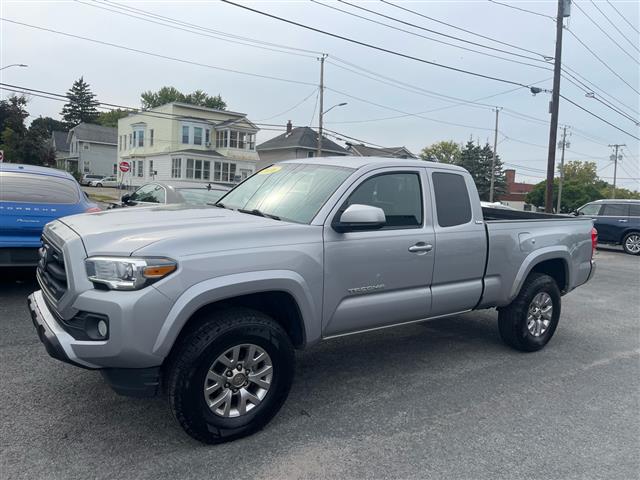 $23998 : 2016 Tacoma image 3