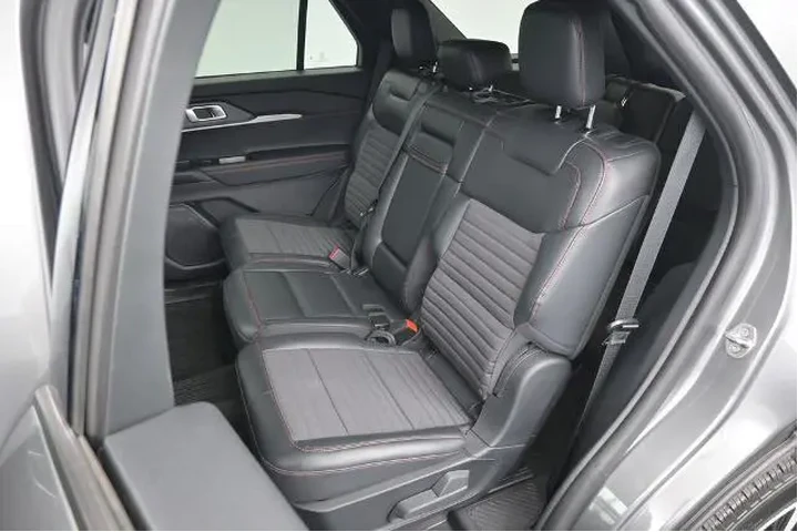 $39673 : Ford Explorer 2025 ST-Line 4 image 2
