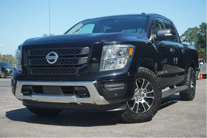 $27990 : Nissan Titan 2020 4x4 SV 4dr image 4