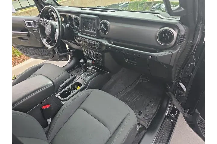 $35995 : Jeep Wrangler Unlimited 2021 image 9