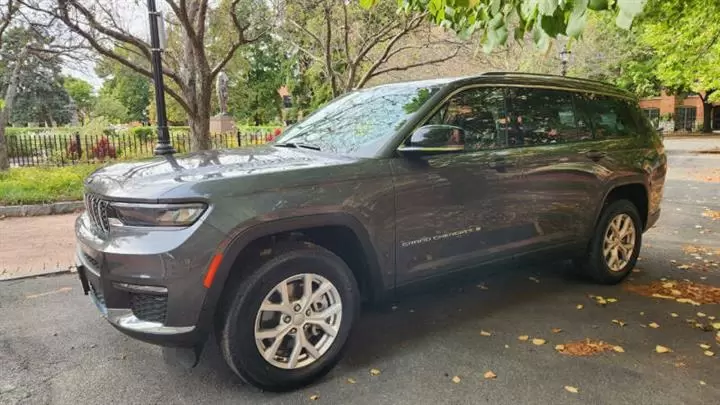 $29995 : 2021 Grand Cherokee L Limited image 3