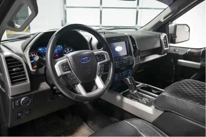 $29000 : Ford F-150 2019 4x4 Lariat 4 image 9