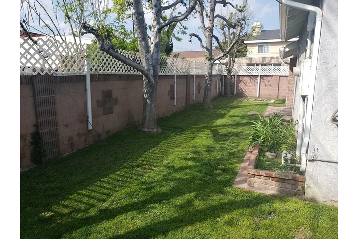 $1500 : Downey Renta Available!! image 5