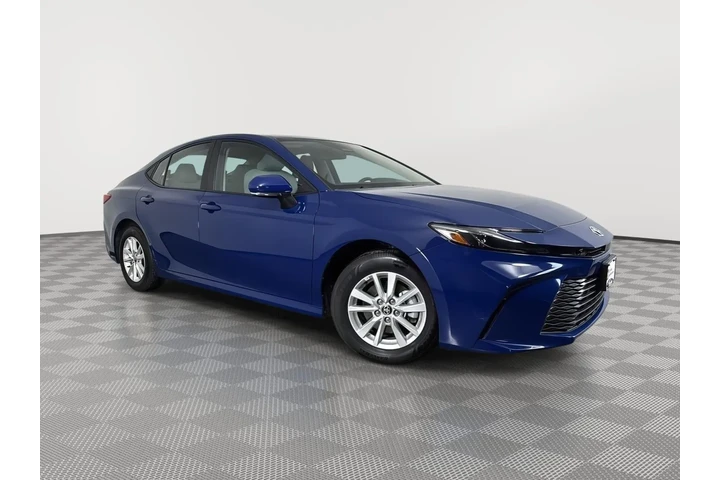 $30000 : Gold Certified 2025 Camry LE image 1