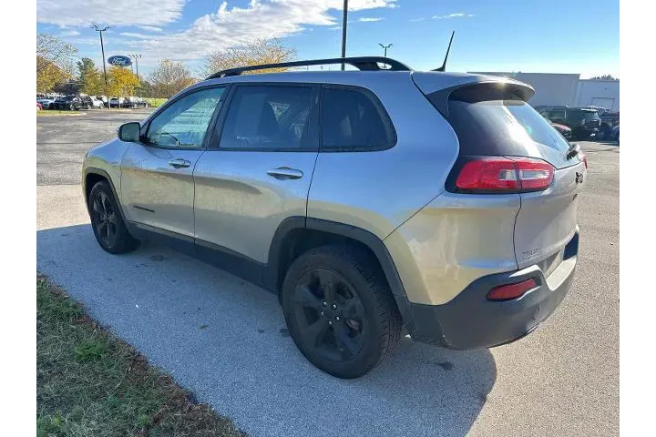 $9000 : Jeep Cherokee 2018 Latitude image 3