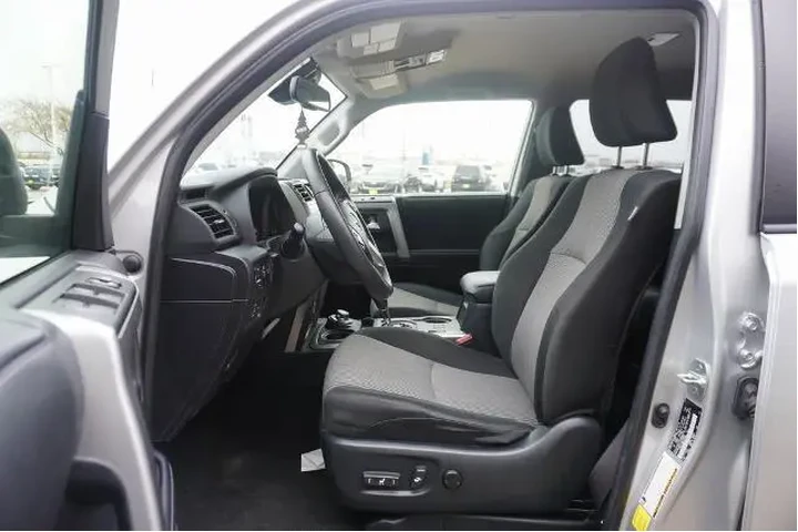 $36988 : Toyota 4Runner 2024 4x4 SR5 image 7