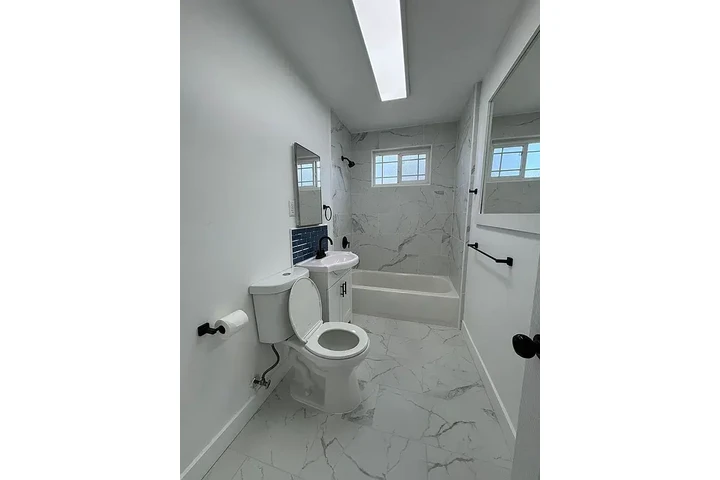 $1100 : Casa unifamiliar de 3 Recamara image 7