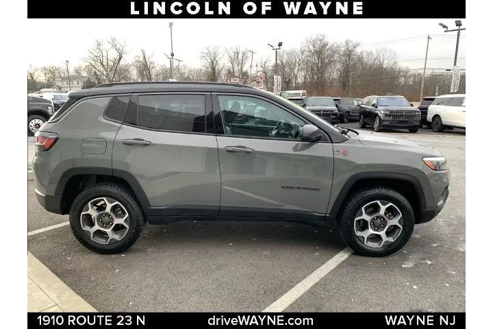 $18998 : Jeep Compass 2022 4x4 Trailh image 8