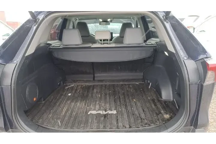 $34424 : Toyota RAV4 2024 AWD XLE Pre image 8