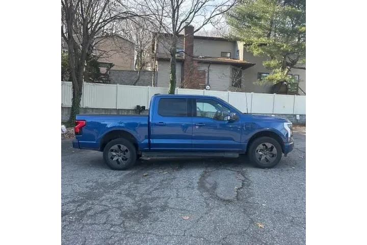 $38900 : Ford F-150 Lightning 2022 AW image 7