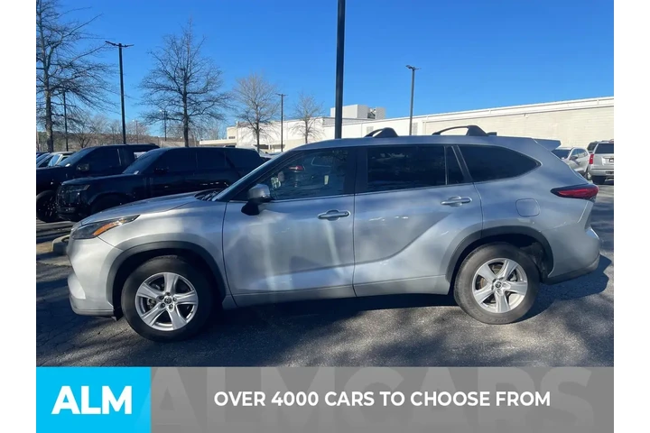 $29120 : Toyota Highlander 2023 L 4dr image 3