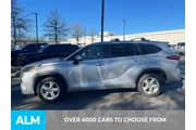 $29120 : Toyota Highlander 2023 L 4dr thumbnail