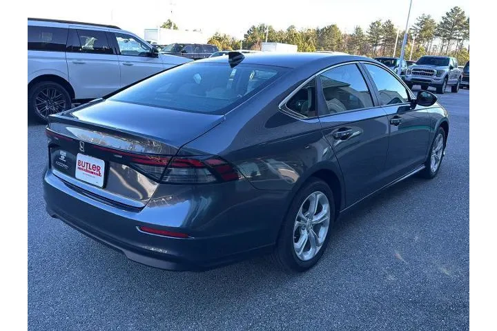 $24950 : Honda Accord 2024 LX 4dr Sed image 5