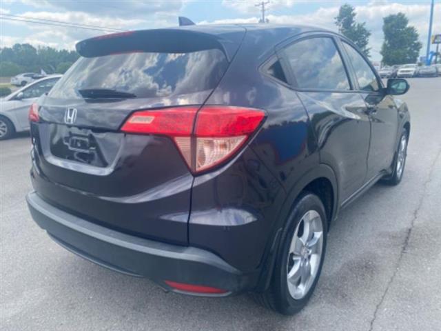 2017 HR-V image 8