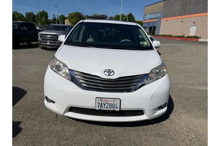 $13000 : Toyota Sienna 2013 XLE 7-Pas image 8
