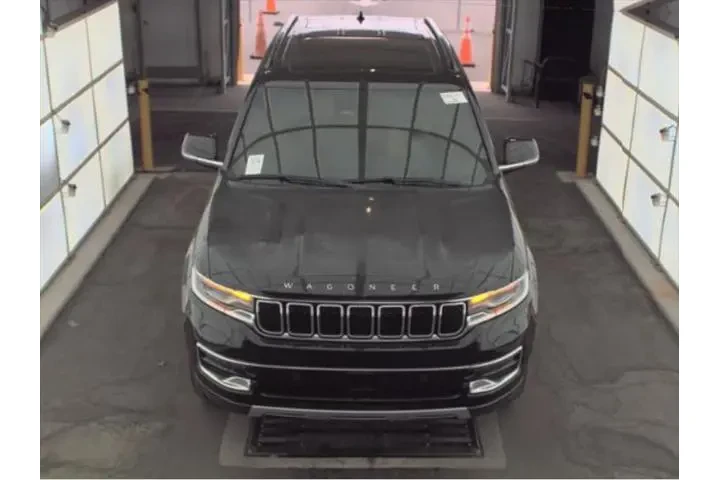 $37990 : Jeep Wagoneer 2022 4x4 Serie image 2