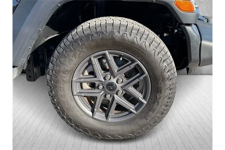 $28895 : Jeep Wrangler 2024 4x4 Sport image 6