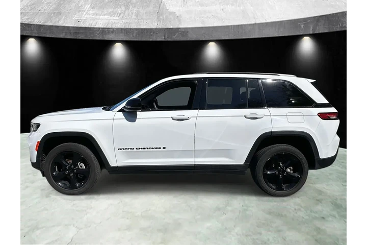 $29985 : Jeep Grand Cherokee 2023 4x4 image 4