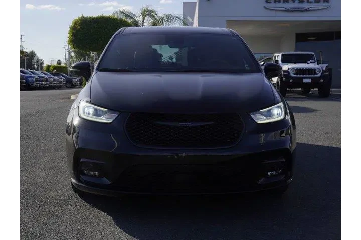 $27011 : Chrysler Pacifica Hybrid 202 image 9