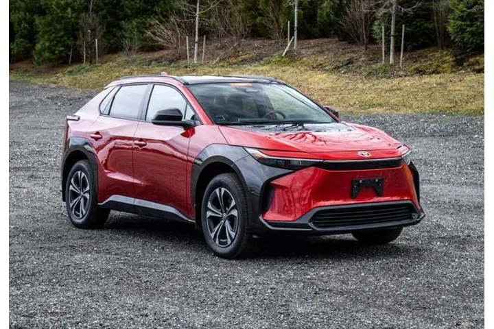 $17995 : Toyota bZ4X 2023 AWD XLE 4dr image 10