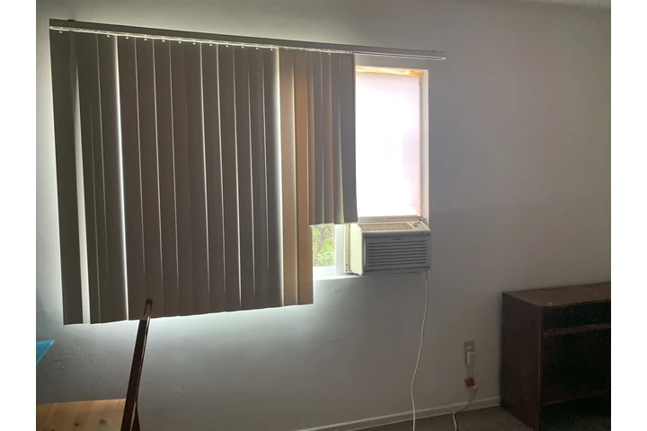 $1100 : Se renta una recamara image 6