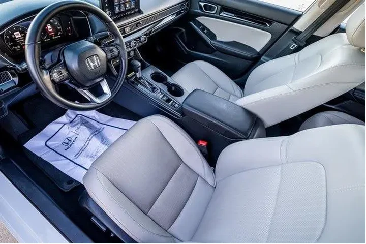 $26946 : Honda Civic 2024 Touring 4dr image 8