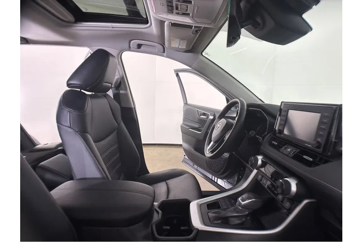 $35000 : Gold Certified2022 RAV4 XLE P image 5