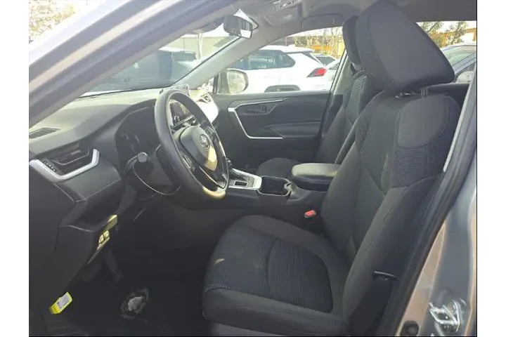 $27995 : Toyota RAV4 2024 AWD LE 4dr image 5