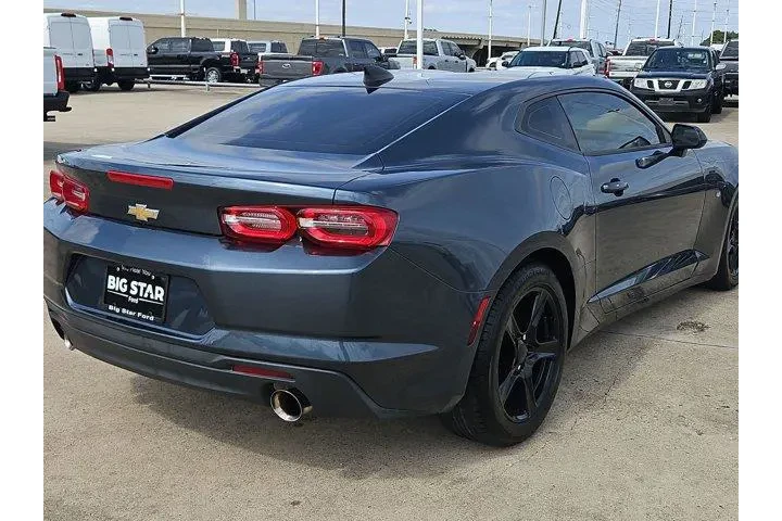 $20995 : Chevrolet Camaro 2021 LT 2dr image 3