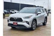 $31499 : Toyota Highlander 2023 L 4dr thumbnail