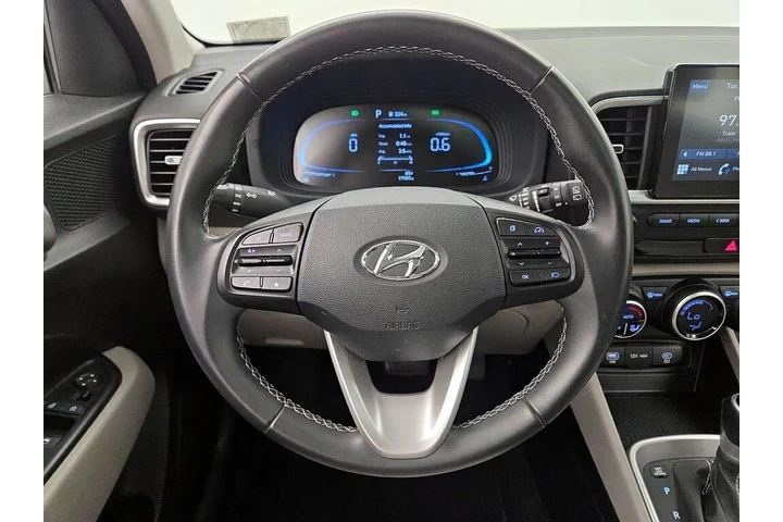 $19998 : Hyundai VENUE 2025 SEL 4dr C image 10