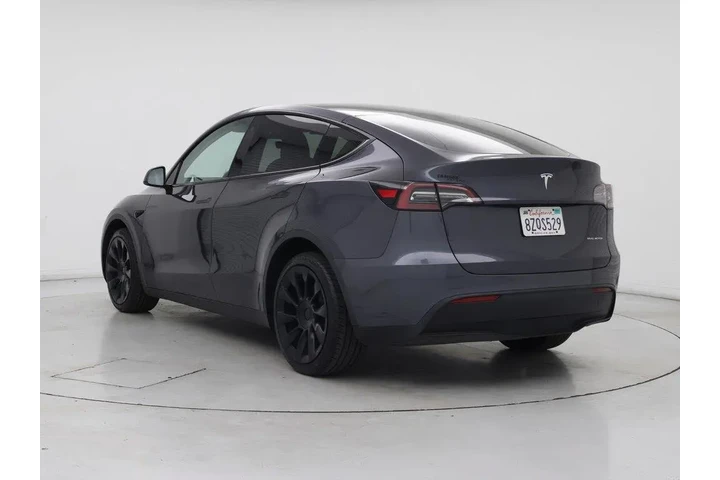 $32998 : Tesla Model Y 2022 AWD Long image 2