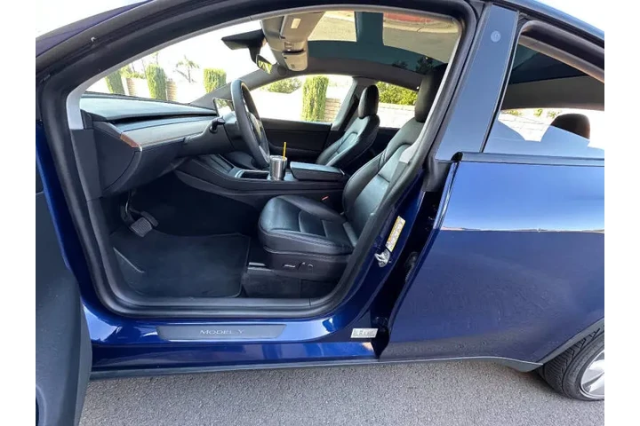 $29999 : 2021 Model Y Long Range image 9