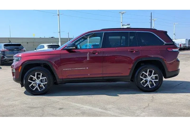 $28995 : Jeep Grand Cherokee 2024 4x4 image 7