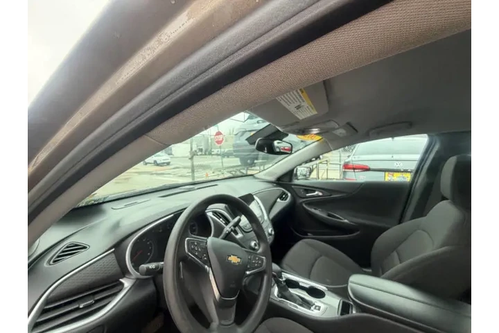 2023 Malibu LT image 10