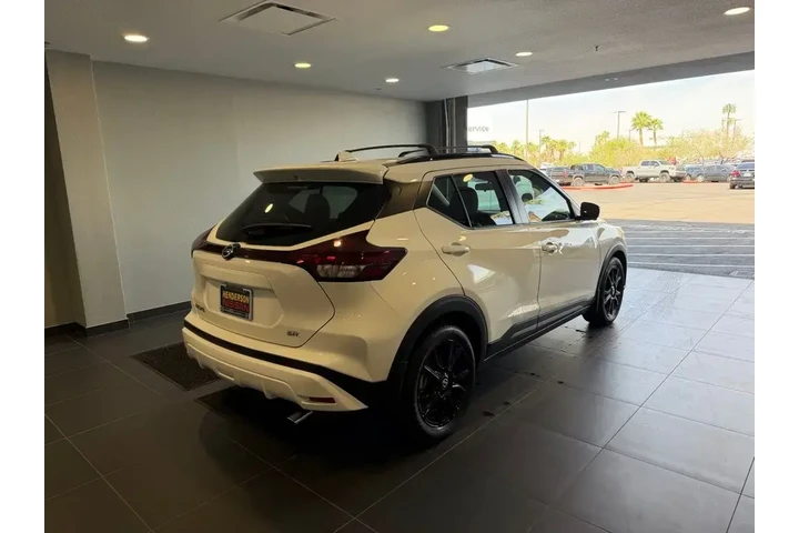 $17984 : Nissan Kicks 2021 SR 4dr Cro image 5