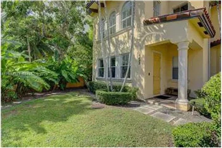 $7950 : Rental property with 3 bedro image 6